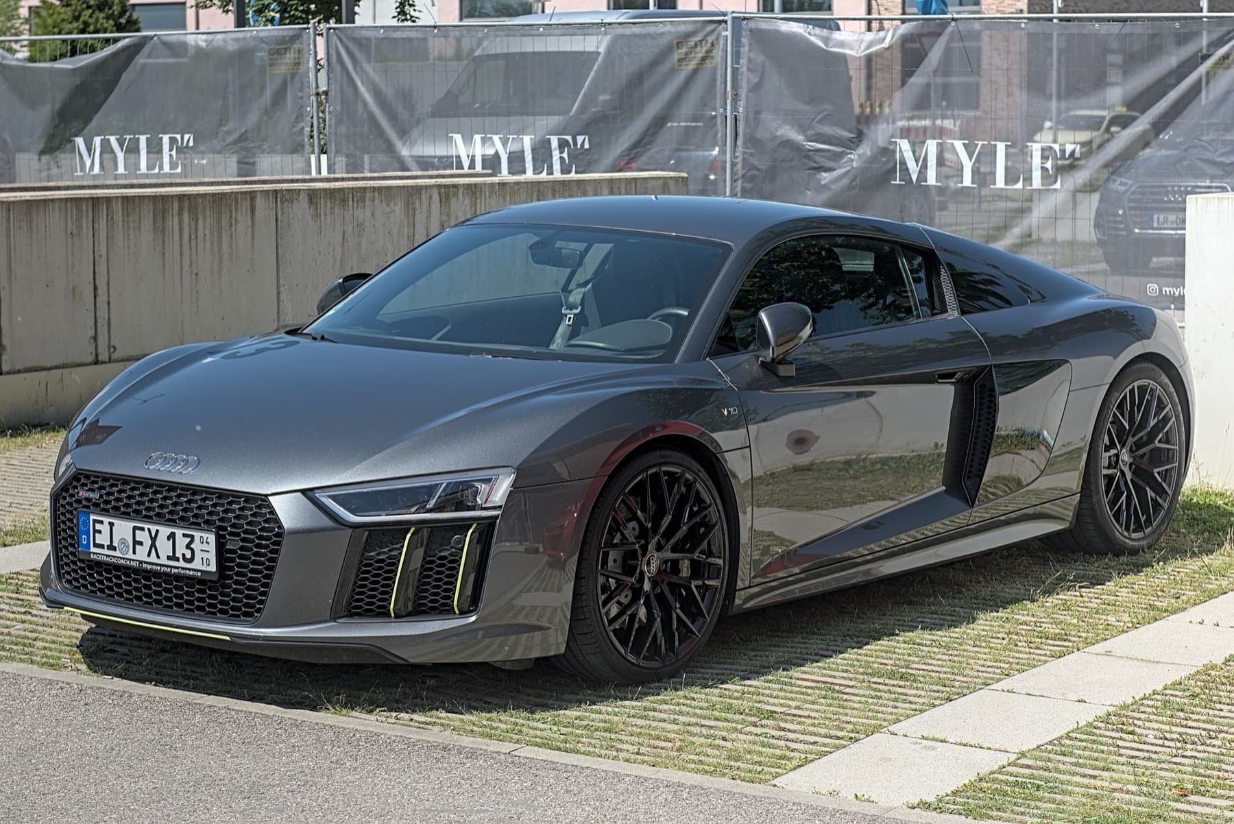 Audi R8 V10