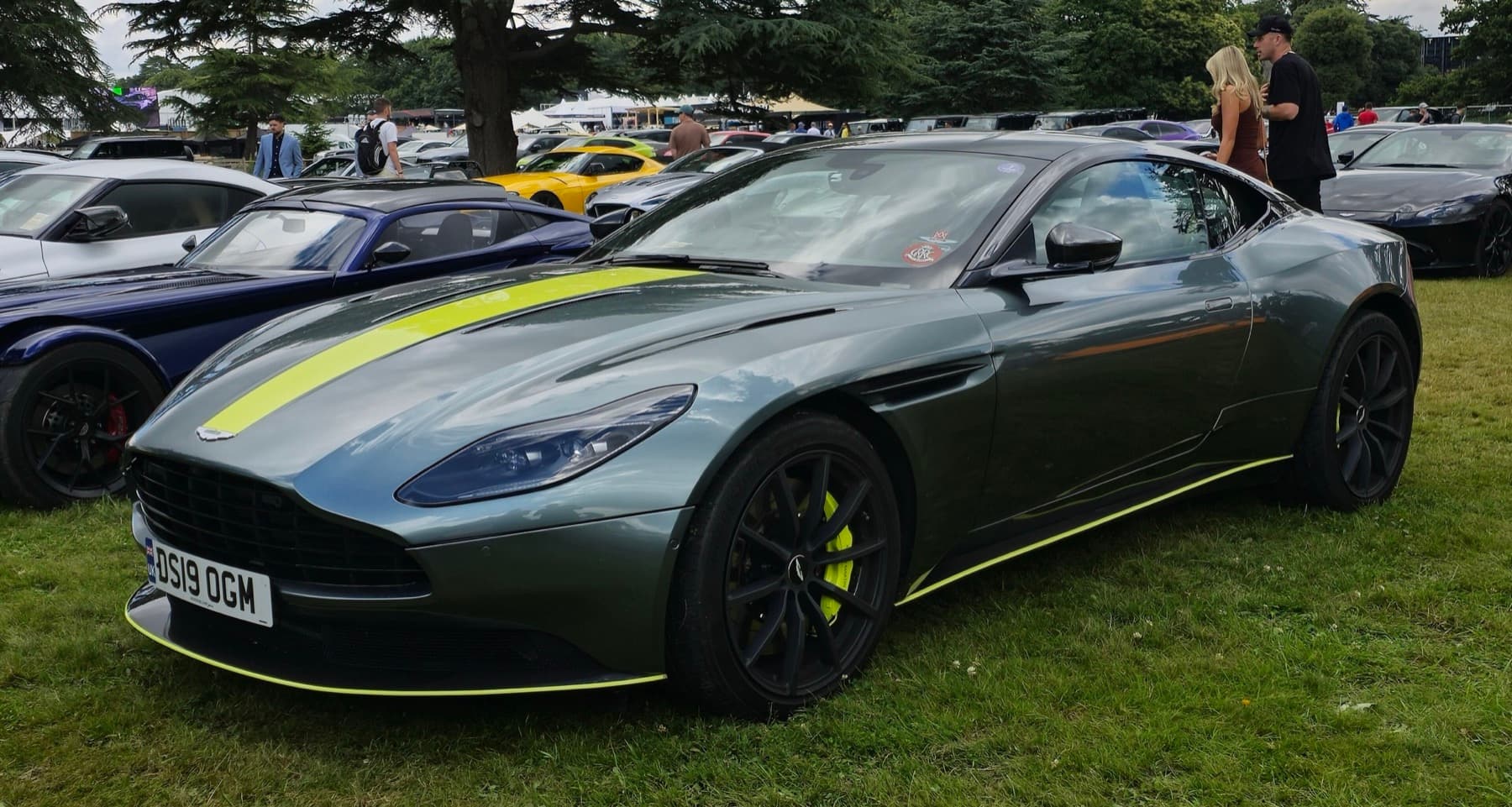 Aston Martin DB11