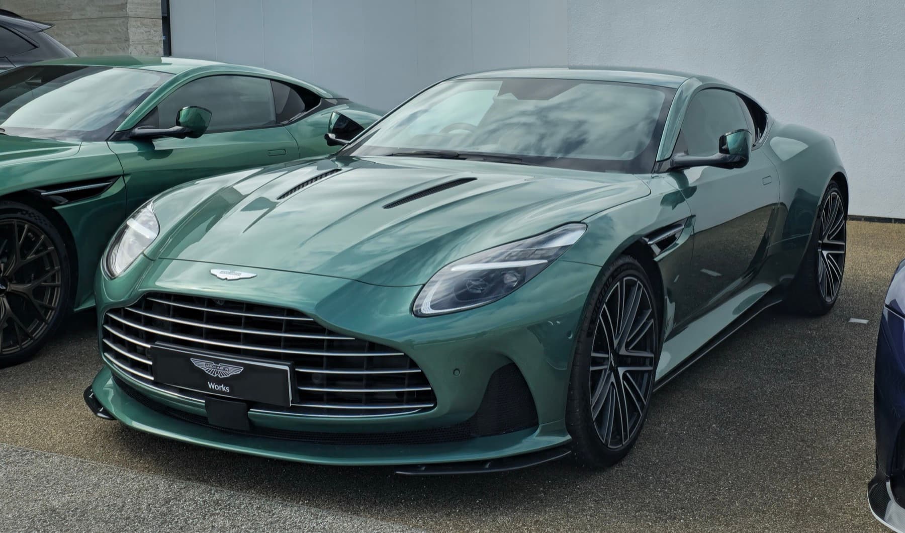 Aston Martin DB12