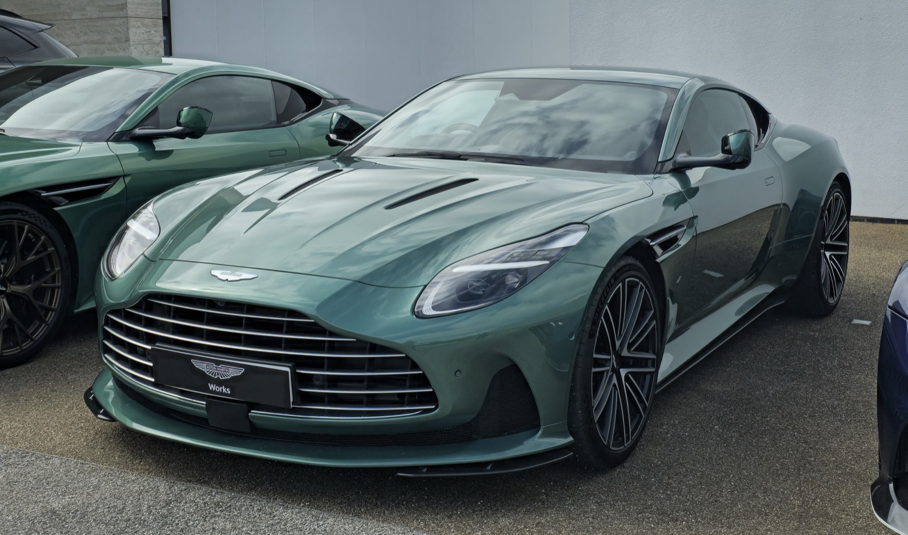 Aston Martin DB12