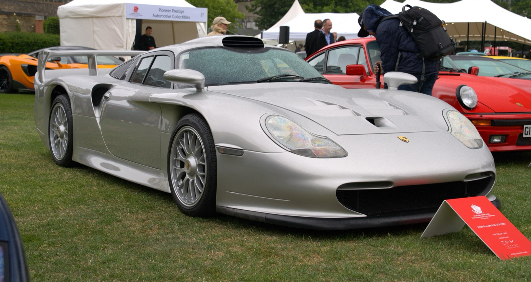 Porsche 911 GT1 Straßenversion, a homologation special