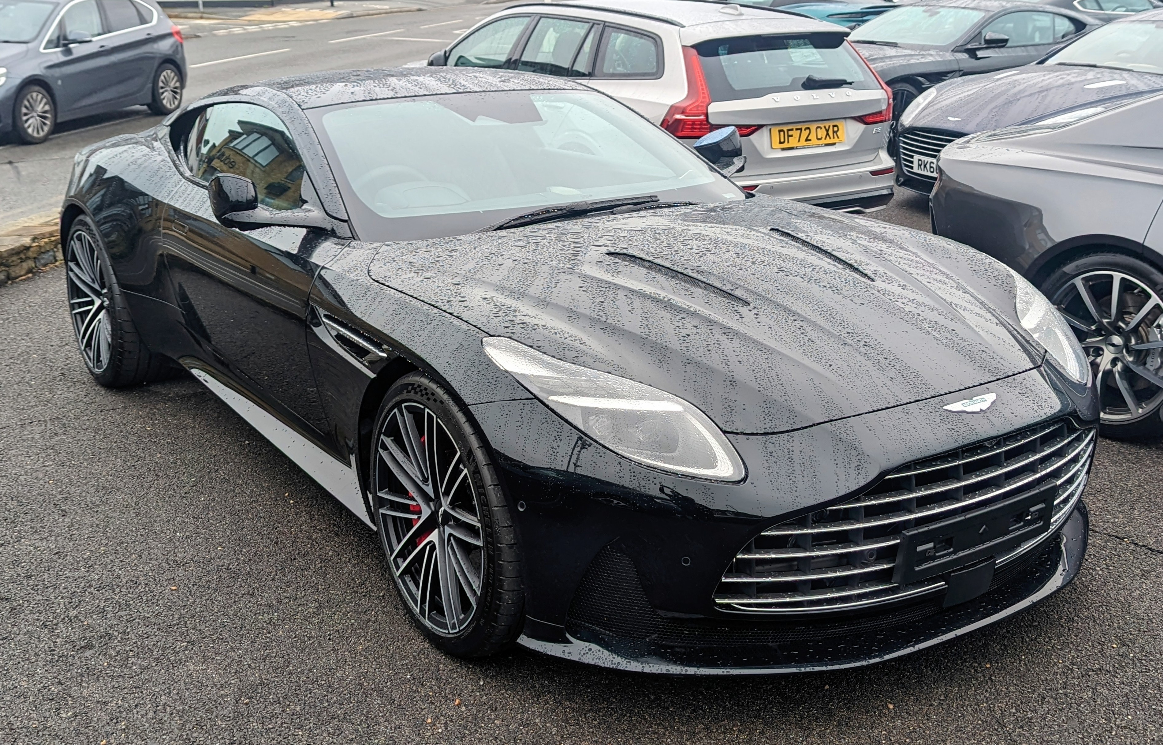 Aston Martin DB12 (2023)