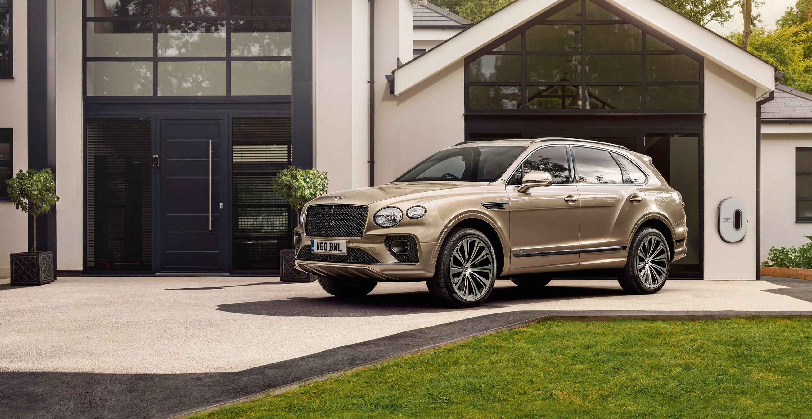 Bentley Bentayga — Crewe-built ultra-luxury SUV