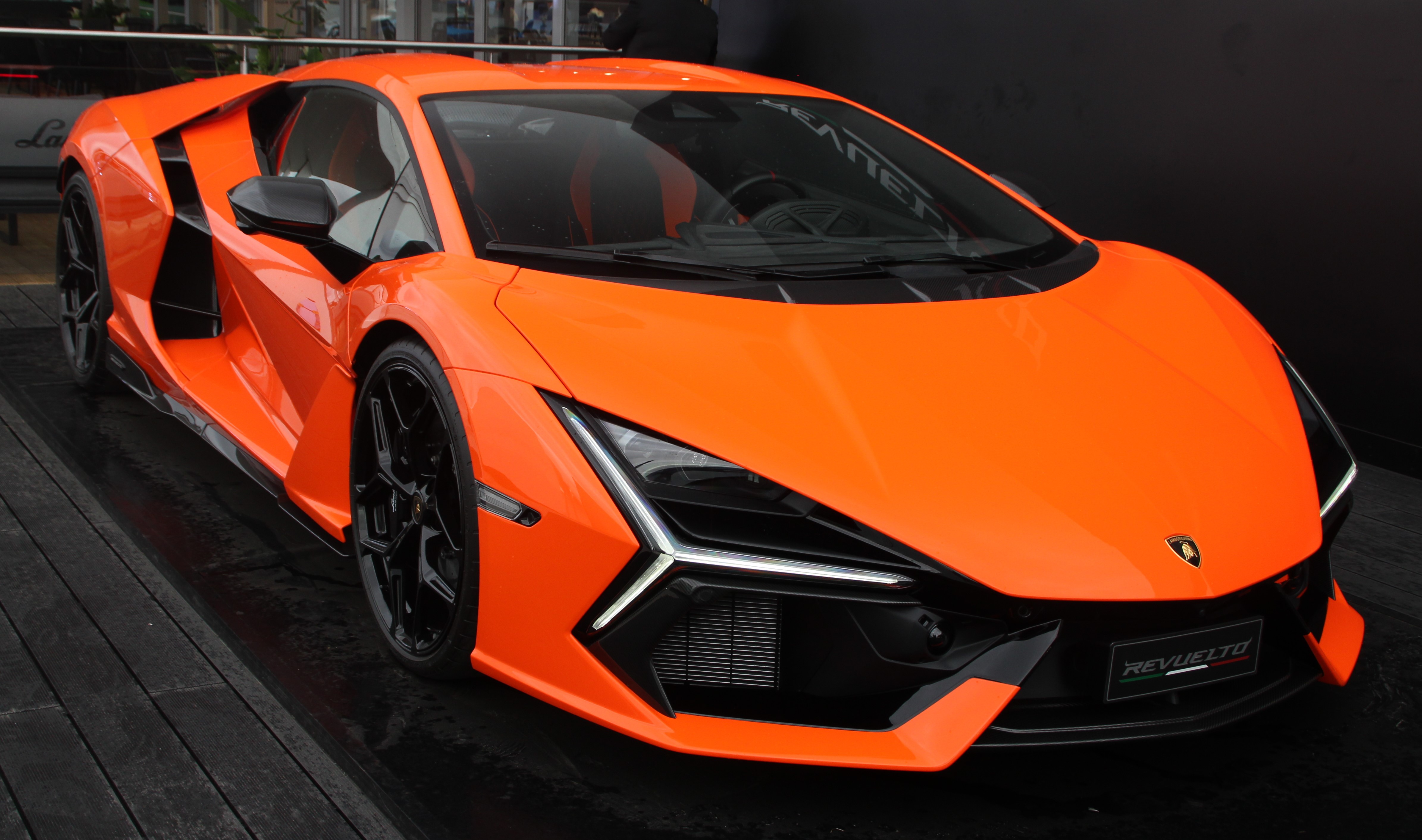Lamborghini Revuelto (2023)